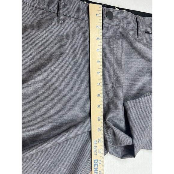 Hurley Shorts Gray Striped Sz 33 Style G5184-00 MWS0005680 9.5” Inseam - Picture 10 of 12